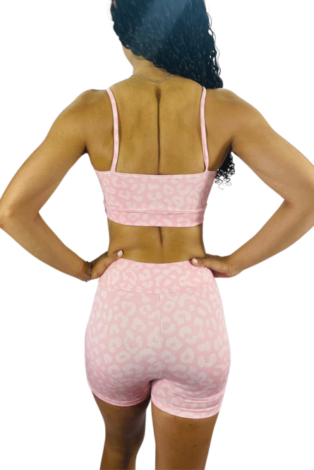 SHORT COM BOLSO ROSA ESTAMPADO - Imagem 2