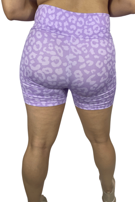 SHORT COM BOLSO LILAS ESTAMPADO - Imagem 3