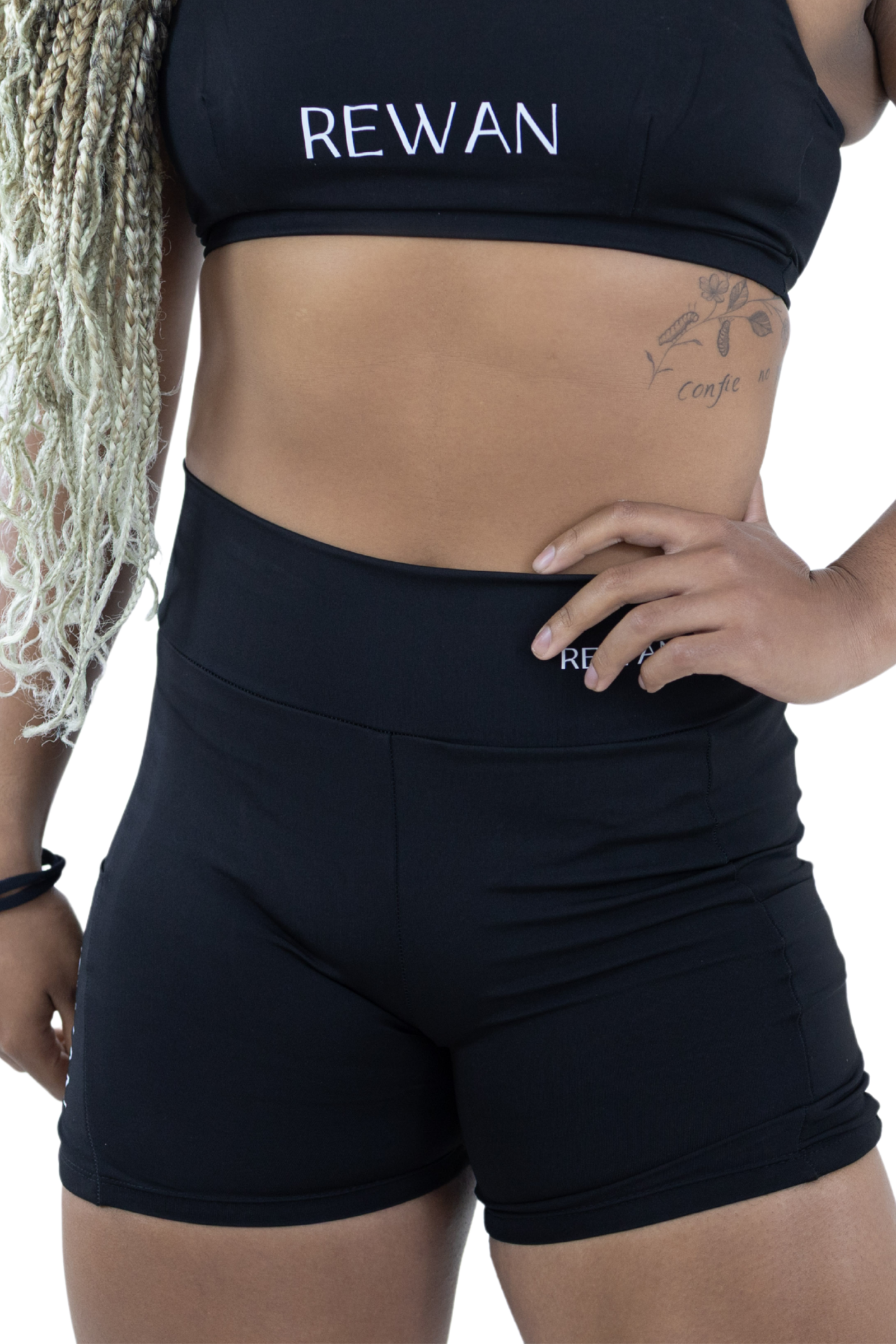 SHORT COM BOLSO PRETO - Imagem 2