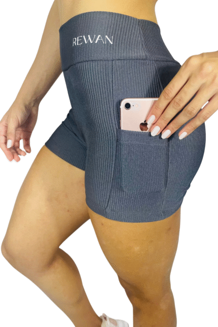 SHORT COM BOLSO CINZA CANELADO - Imagem 2