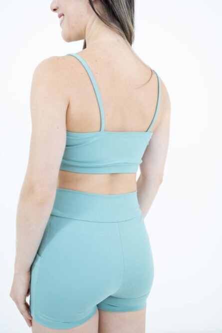 SHORTS COM BOLSO VERDE JADE - Imagem 4