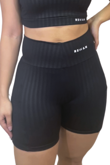 SHORT COM BOLSO PRETO 3D - Imagem 4