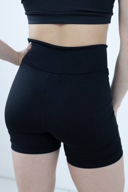 SHORT ACINTURADO PRETO POLIAMIDA - Imagem 3