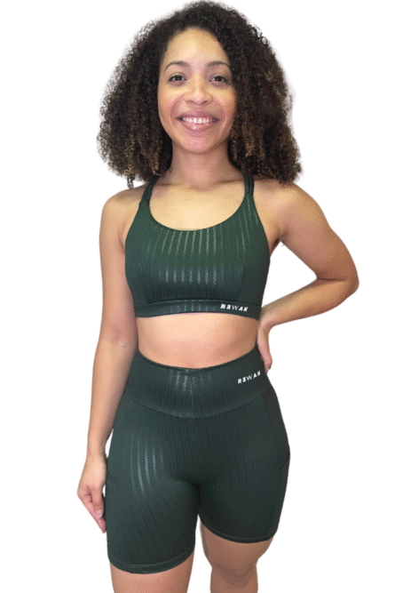 SHORT COM BOLSO VERDE 3D - Imagem 1