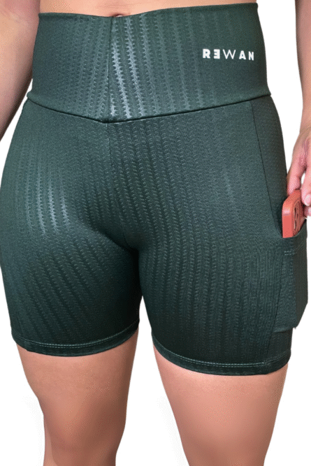 SHORT COM BOLSO VERDE 3D - Imagem 3