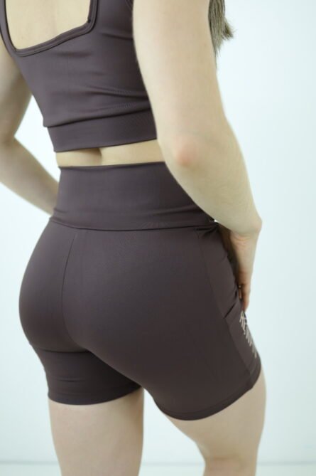 SHORTS COM BOLSO BROWN POLIAMIDA - Imagem 4